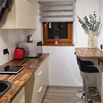 Paula شقة يلينيا غورا