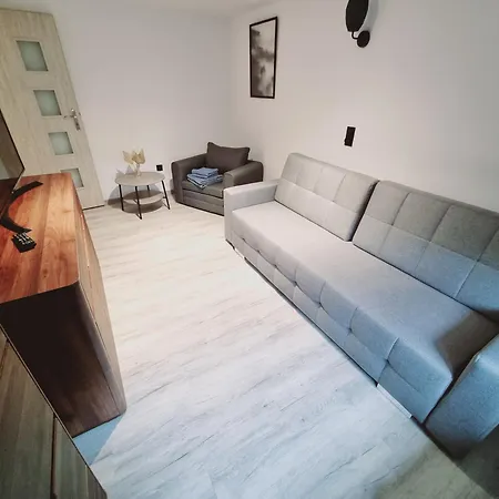 Paula * 옐레니아구라